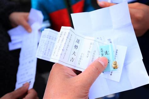 好運旺旺|好運旺旺來！日本神社抽籤內附金色「緣起物」種類及。